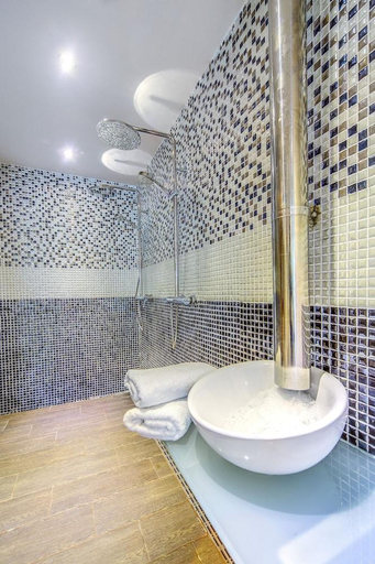 Bathroom 5, Hotel Seramar Sunna Park, Baleares