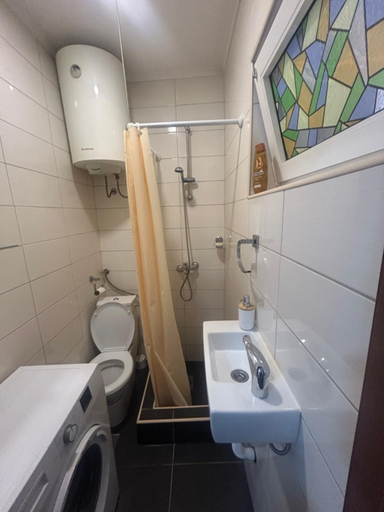 Bathroom, Apartman Savo