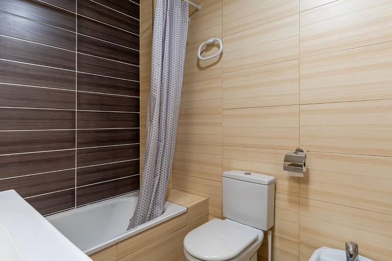 Bathroom 2, AB Besos River Apartment, Barcelona
