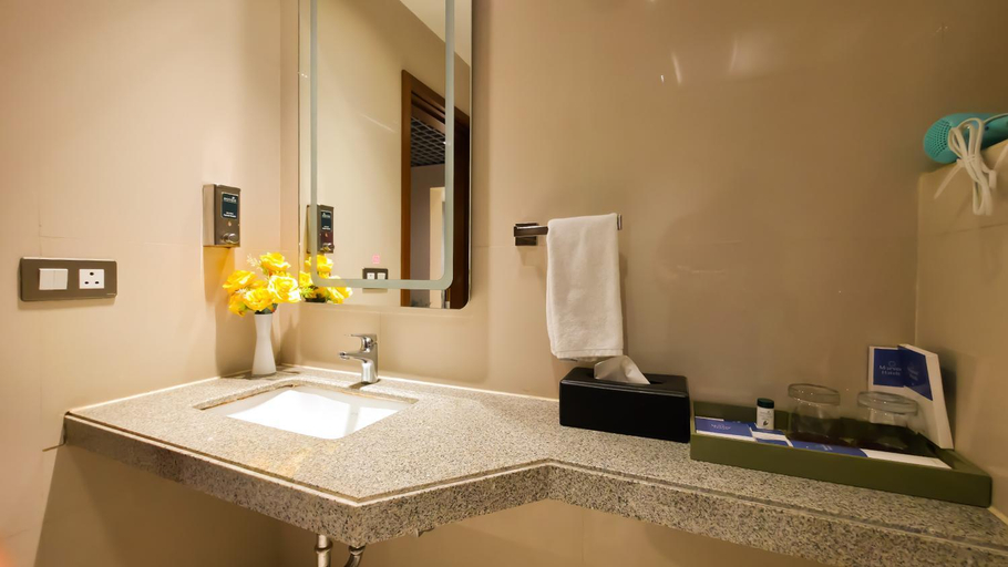 Bathroom 2, Morvee Hotels Durgapur, Barddhaman