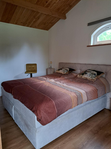 Bedroom 2, Het Buitenleven, Haarlemmerliede c.a.