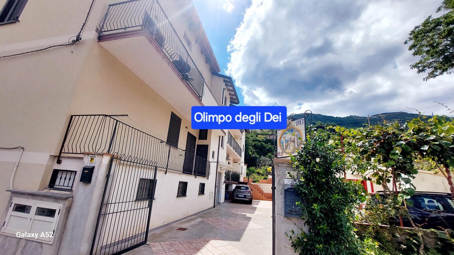 Exterior & Views 2, Olimpo degli Dei, Napoli