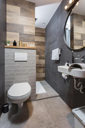 Bathroom 4, InPoint Main Square Apartment, Kraków City