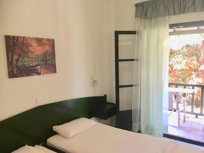 Bedroom 2, Nikos Apartments, Central Macedonia
