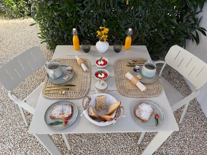 Others 4, Une nuit en Luberon et SPA, Vaucluse