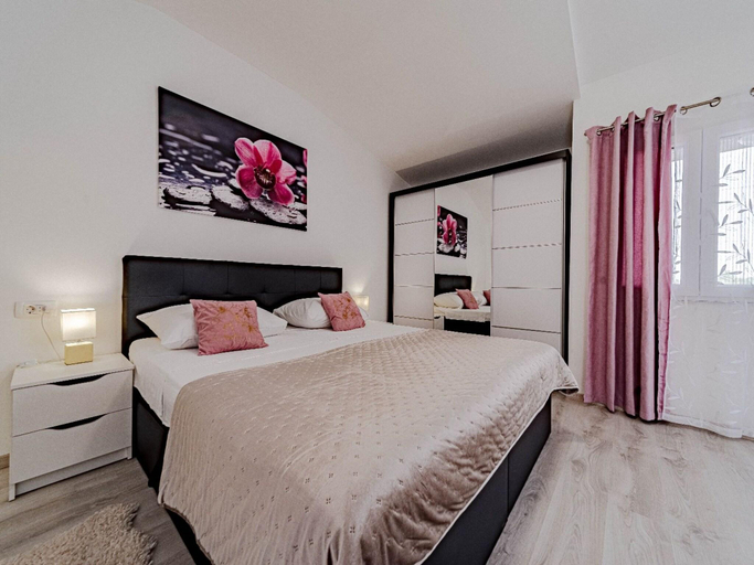 Bedroom 3, Stone House Blaca - Two Bedroom Stone House with Terrace and Sea View, Blato