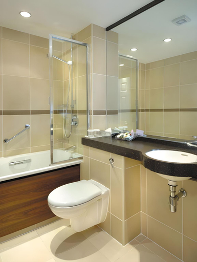 Bathroom 3, The Royal Adelaide hotel, Slough