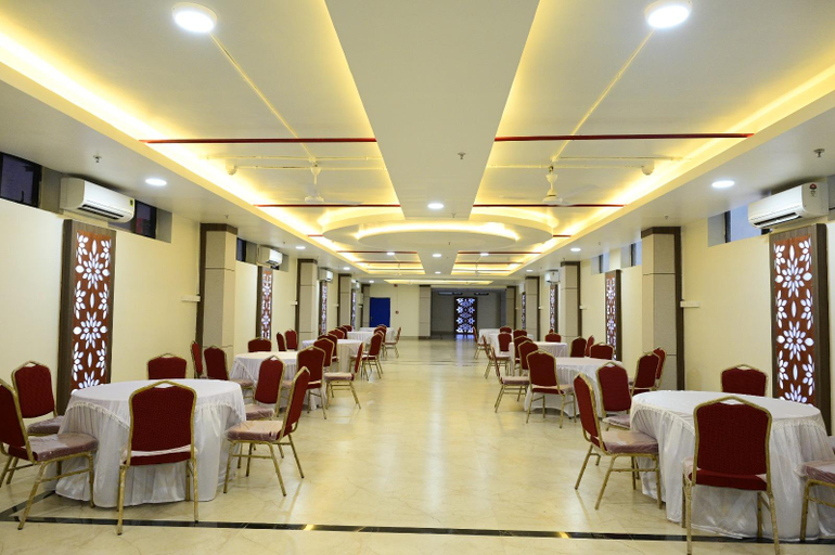 Food & Drinks 4, SM Hives, Cuttack
