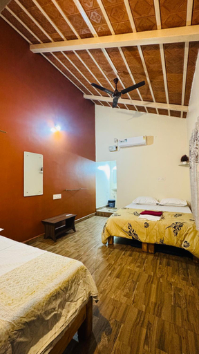 Bedroom 2, Prajwal home stay, Bellary