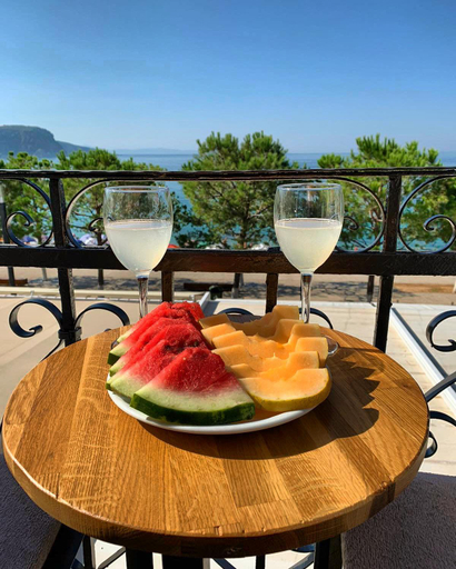 Food & Drinks 3, Luxury 1932, Vlorës