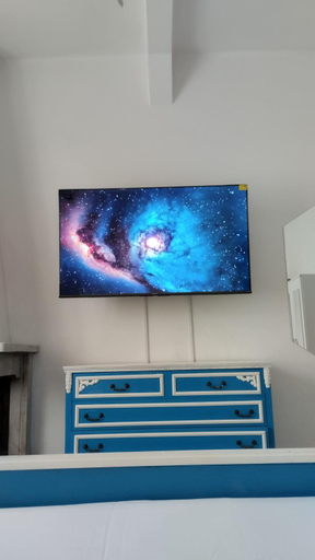 Bedroom 3, Interstellar, L'Aquila