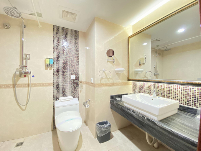 Bathroom, Balin Hotel, Chifeng
