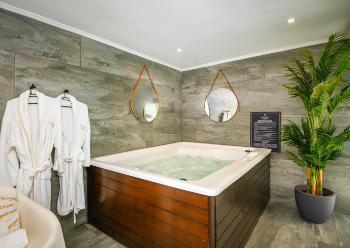 Bathroom 4, Blue Marlin All-Inclusive Seascape by Dream Resorts, Ugu