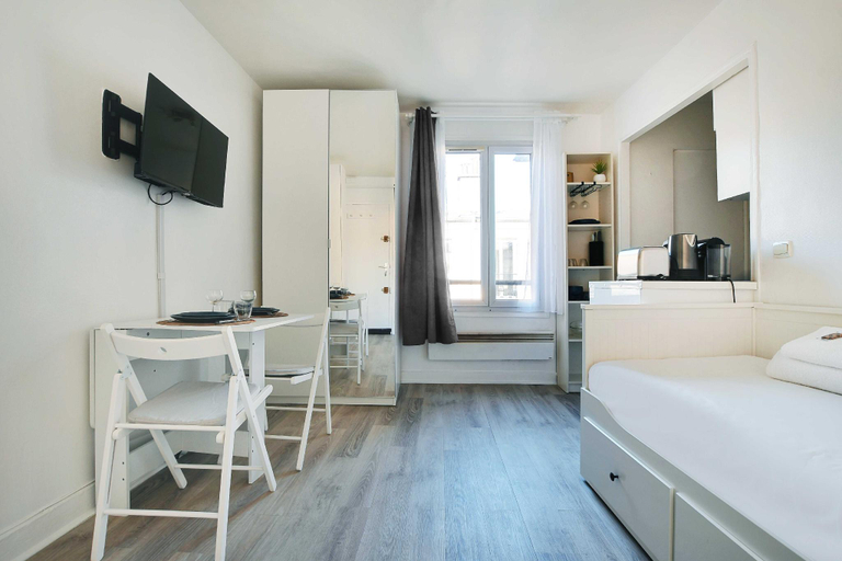 Bedroom 2, Cosy studio - 2P - Place de la Bastille, Paris