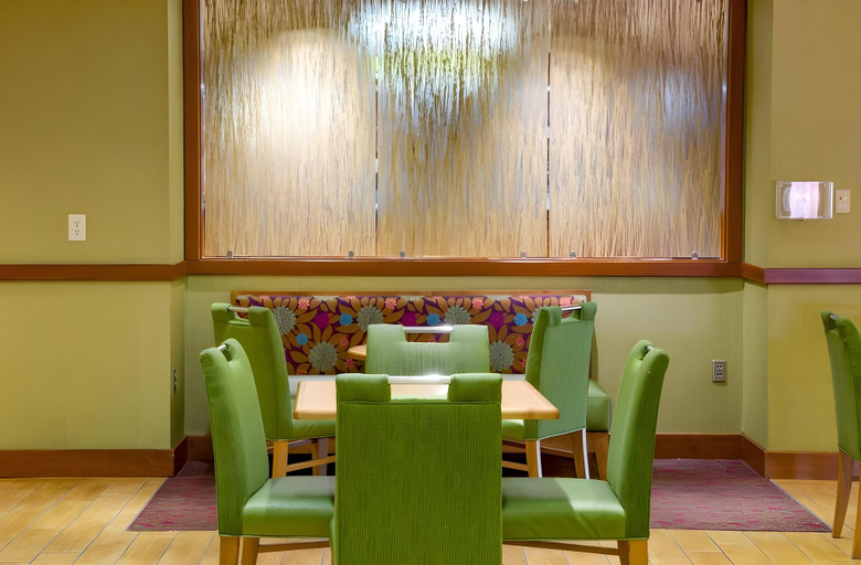 Food & Drinks 5, Hampton Inn Harrisonburg - University, Harrisonburg