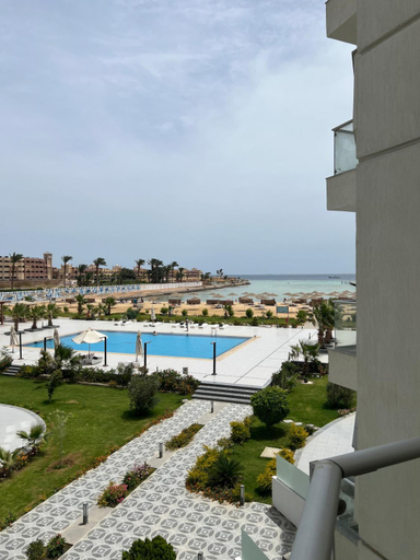 5, Modern Seaview Condo in Scandic Resort Hurghada, Al-Ghurdaqah