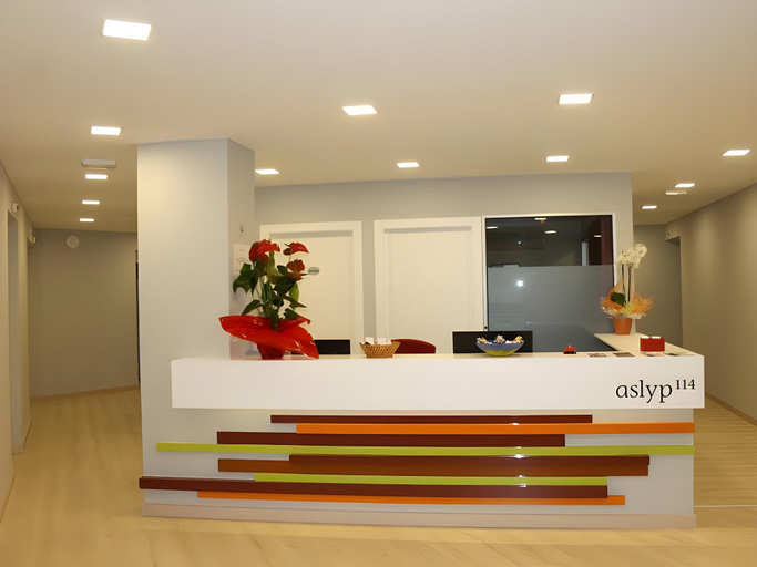 Others 5, Aslyp 114 Bed and Breakfast, Barcelona