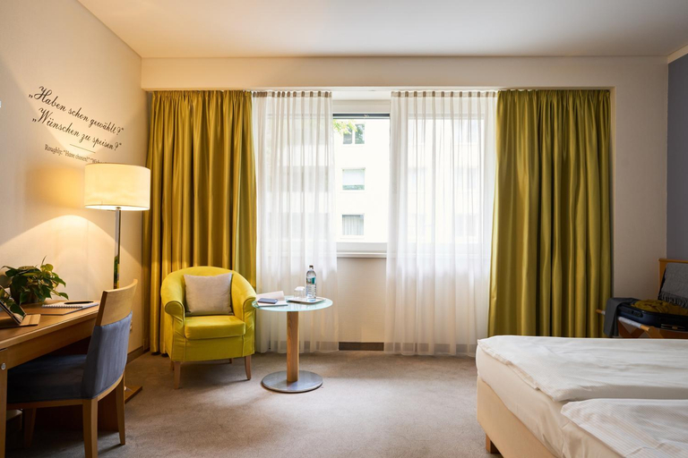Bedroom 3, Das Capri, Wien