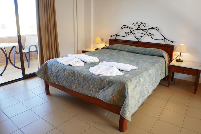 Bedroom 3, Areti Aparthotel, Crete