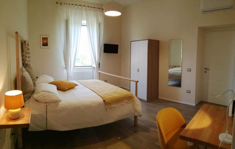 Bedroom 3, Le Fontanelle B&B, Salerno