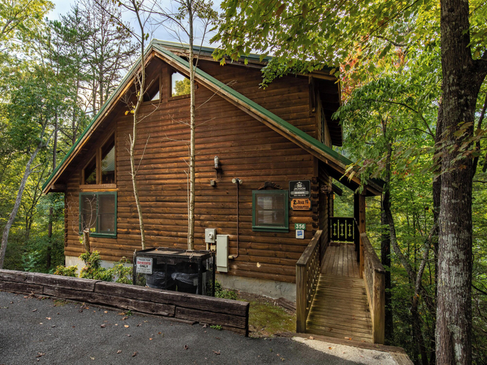 Exterior & Views, Bear Necessities by Jackson Mountain Rentals, Sevier
