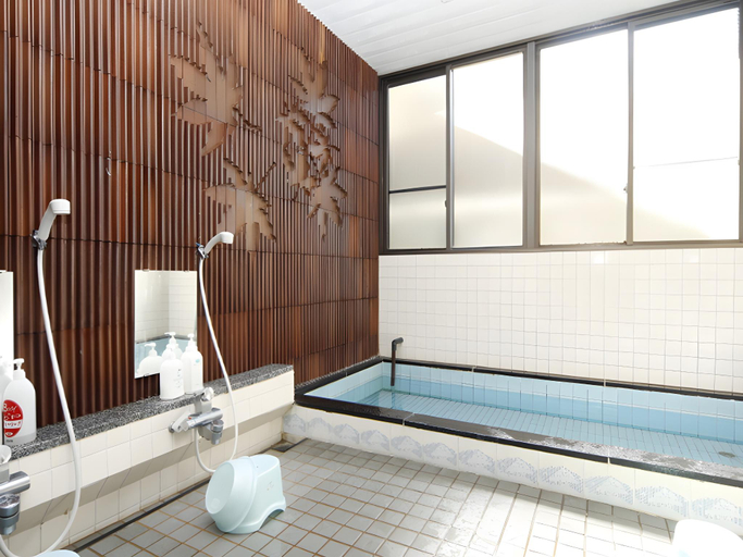 Bathroom, Ryokan Momijiya, Mihama