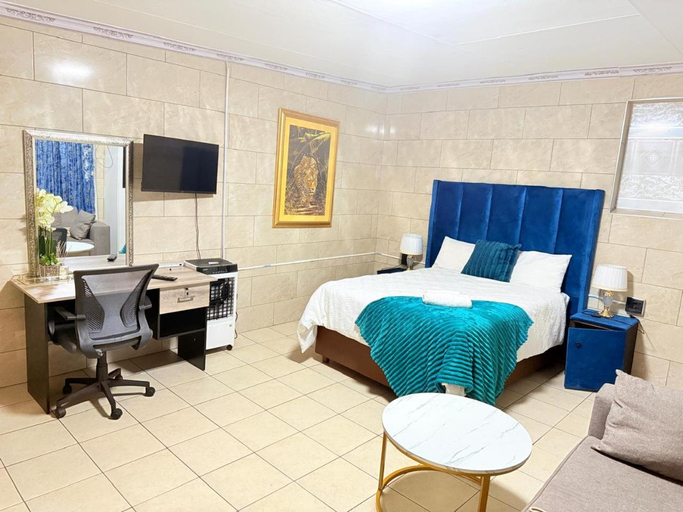 Bedroom 2, Whizzy lifestyle lodge, Nkangala