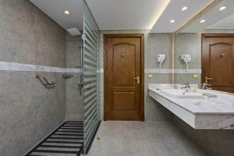 Bathroom 4, Palm Royale Resort Soma Bay, Safaja