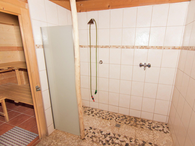 Bathroom, Ferienwohnung in den Ruhpolder Bergen, Traunstein