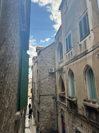 Others 4, Julija Palace, Split