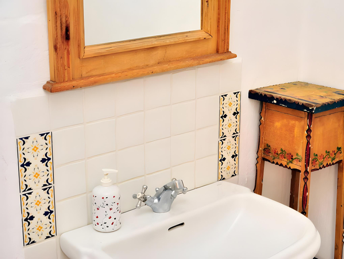 Bathroom 3, Kovirag Panzio, Tapolca