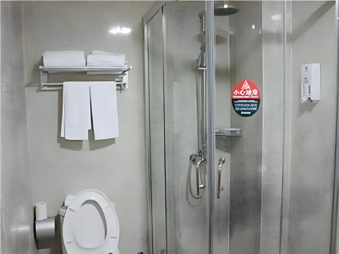 Bathroom 3, GreenTree Inn Tangshan Yuhua Road, Tangshan