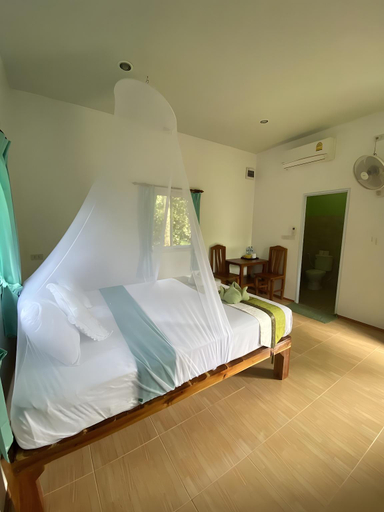 Bedroom 2, Khaosok Bamboo Huts Resort, Phanom