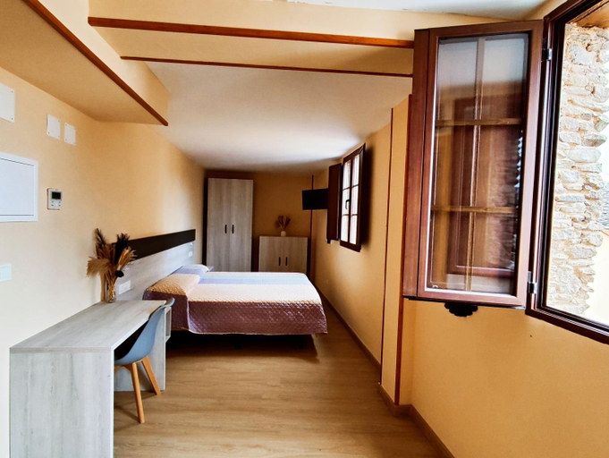 2, Hostal Restaurante LA SENDA, León