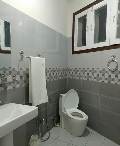 Bathroom, Royal Blue Inn Guest House E-11, Islamabad