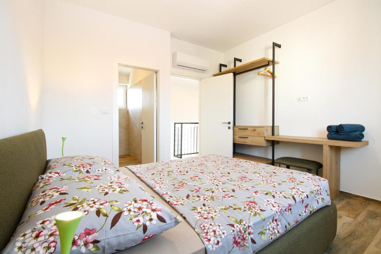 Bedroom 2, Modern villa with private pool and garden, Pula