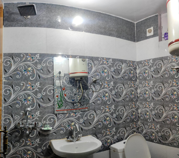 Bathroom 5, Hotel Shiba International, Udhampur
