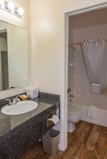 Bathroom 4, AbbyCreek Inn, Okanogan