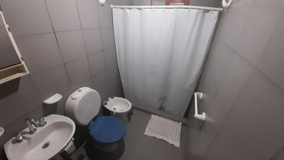 Bathroom 3, Hostel House 64Bigua, Lago Argentino