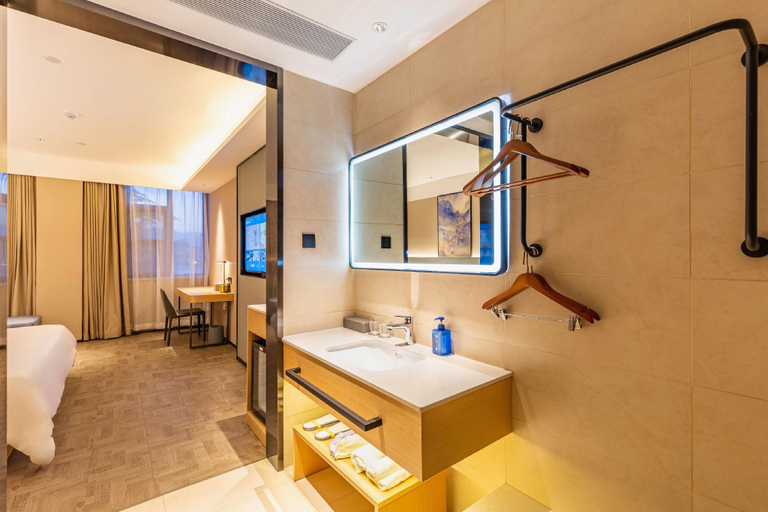 Bathroom 4, Hanting Hotel Luoyang Luoning County, Luoyang