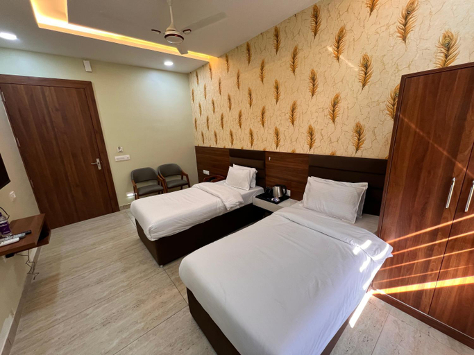 Bedroom 2, Hotel Kesari, Sikar