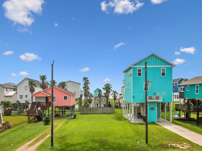 Exterior & Views 2, Sunny Beach Sandcastle Cottage by Ryson Vacation Rentals, Galveston