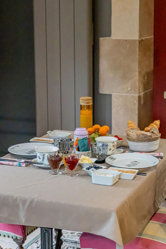 Food & Drinks 4, Château des Périchons, Loire