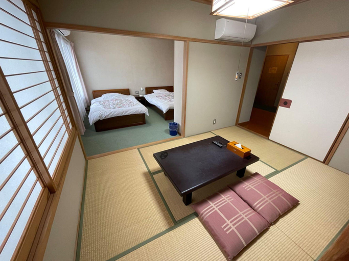 Bedroom 3, Marina Hotel Kaiku, Shirahama