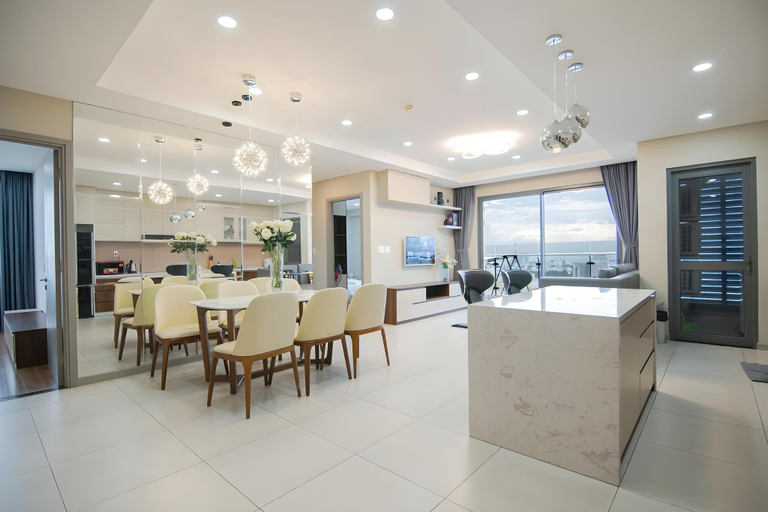 Others 4, Luxury Gold Apartment 86 -Rooftop Pool Central City, District 4