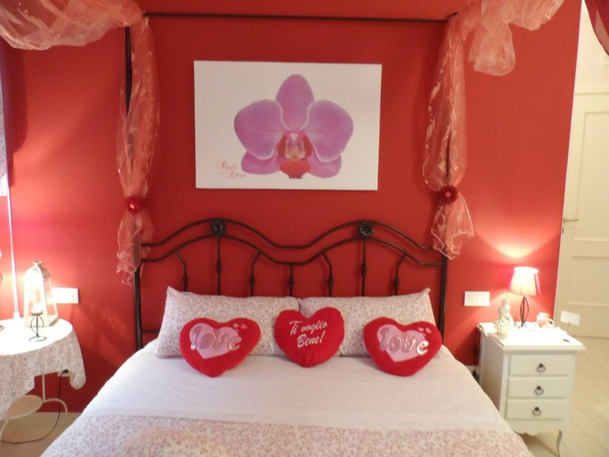 Bedroom 2, Petali Rosa, Bari