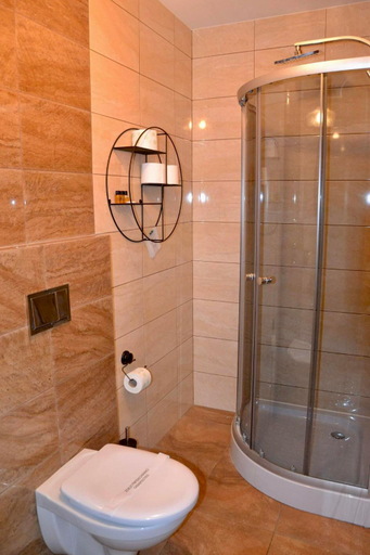 Bathroom 3, Bursztynowa, Łuków