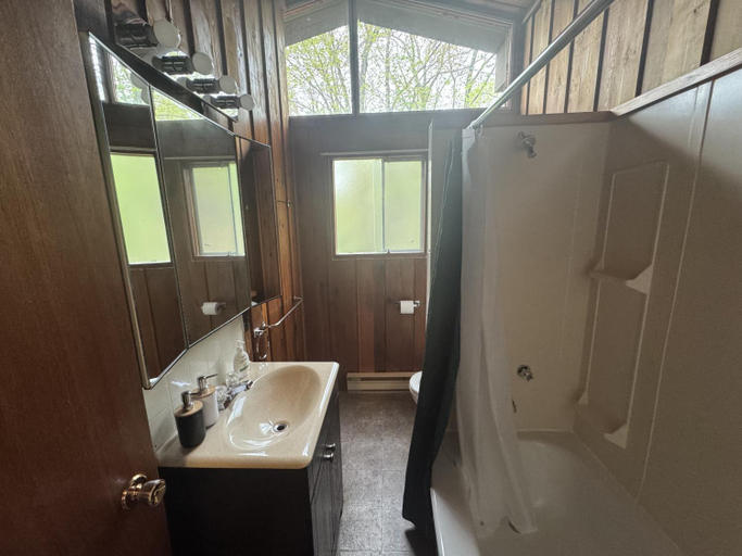 Bathroom 3, Sunny Point Resort, Parry Sound