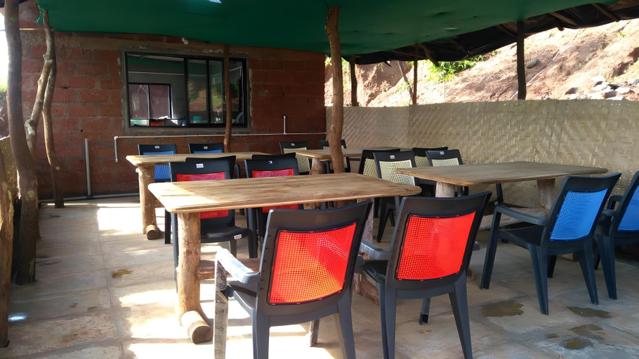 Others 3, Vinee's kitchen and Motel, Satara