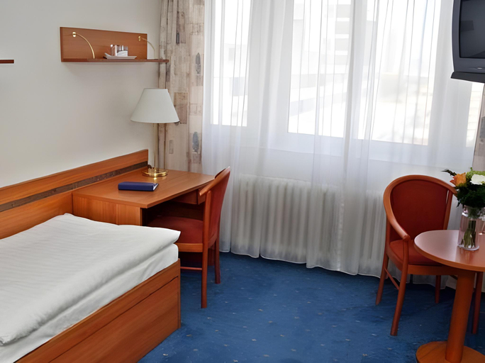 Bedroom 3, Hotel ILF, Praha 4